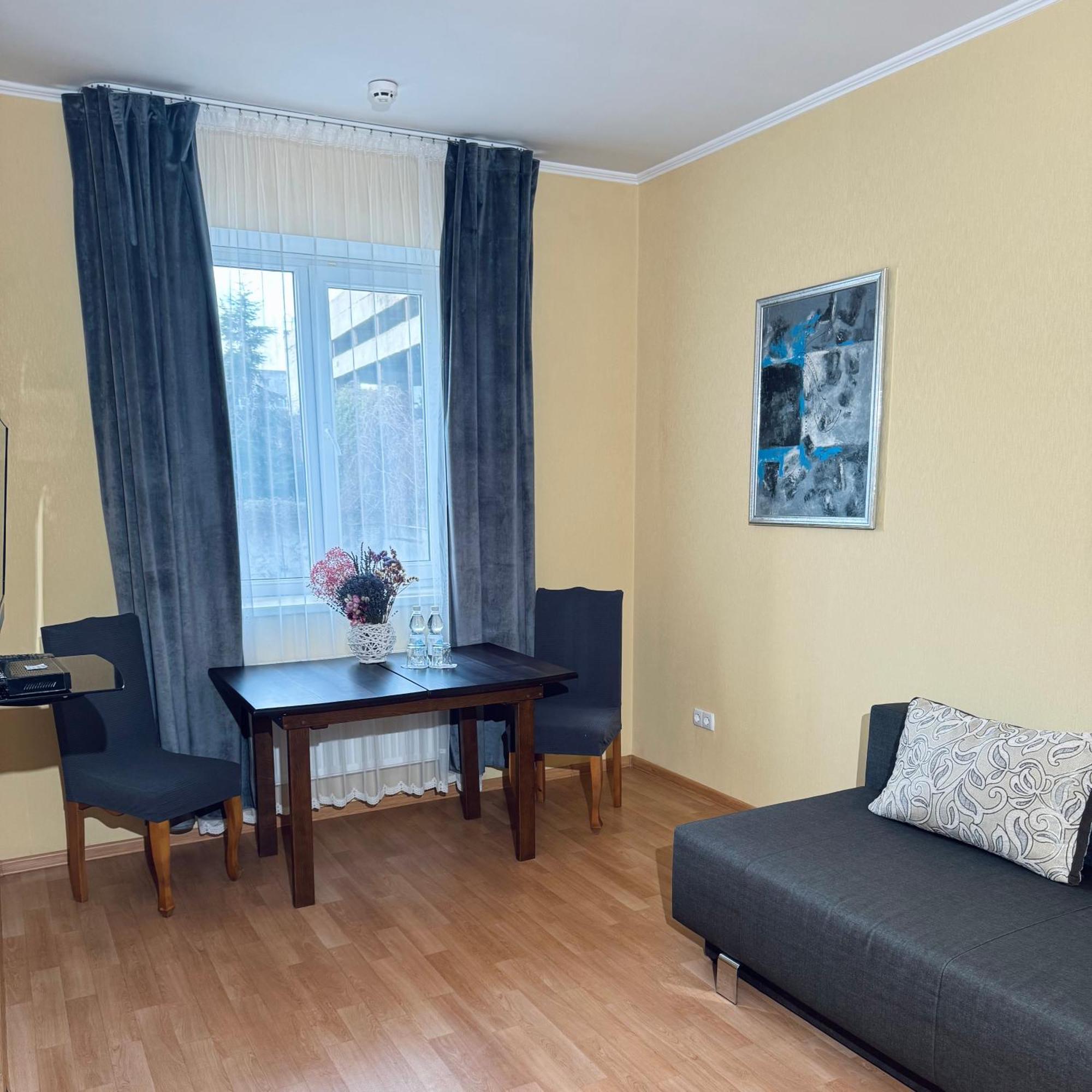 Etna Hotel Lviv Kültér fotó